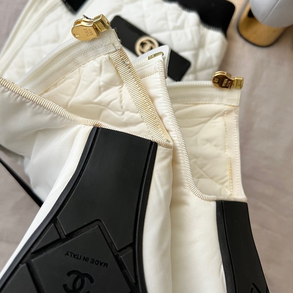 ❌❌ Chanel 2 in 1 White CC Logo Boots G38428 - Size 38 - Picture 13 of 16